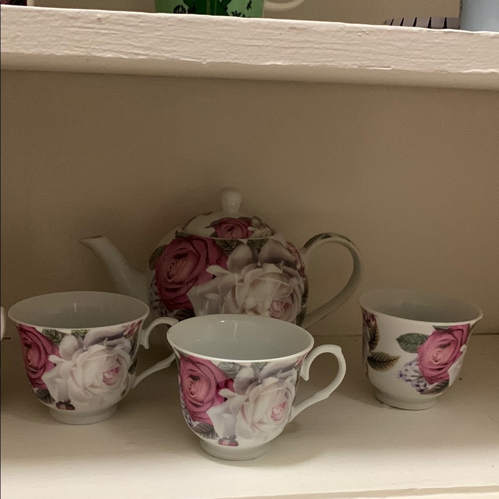 Floral Teapot and Teacup Set - Pink and White